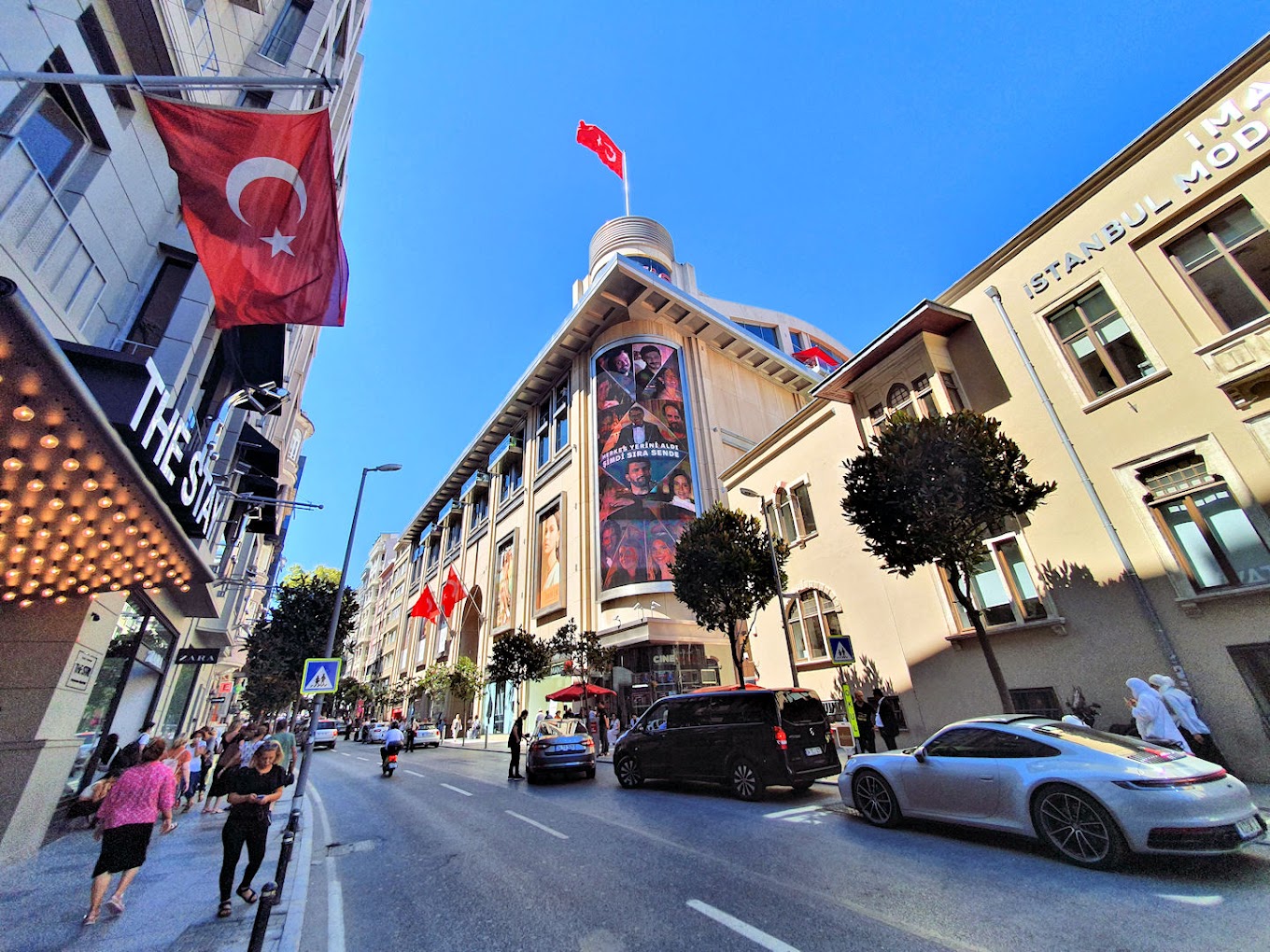 An upscale Nişantaşı shopping street
